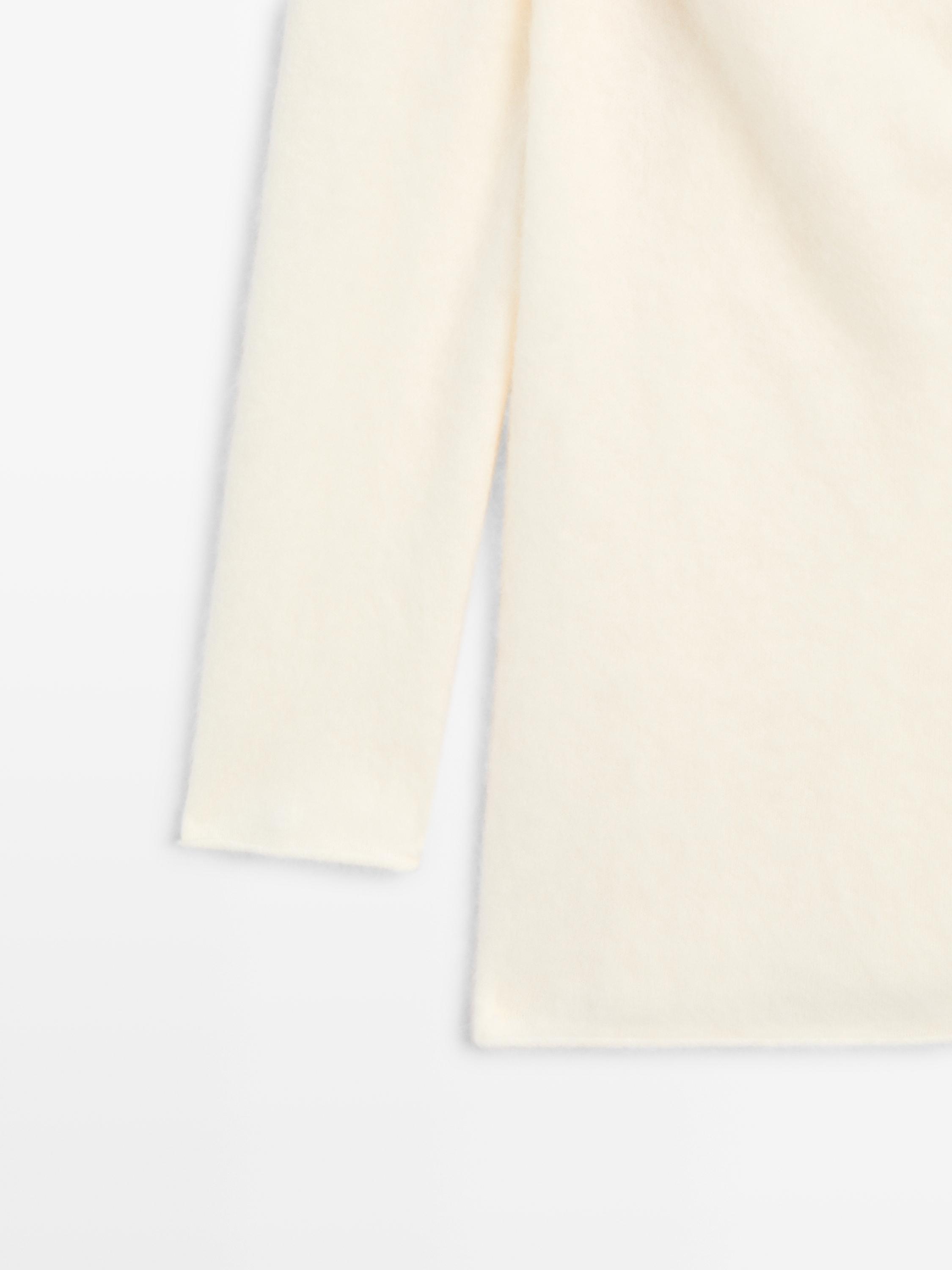 Pull en maille épaules dénudées laine et cachemire